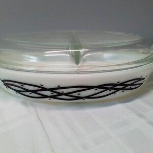 Vintage Pyrex Barbedwire divided oval casserole
